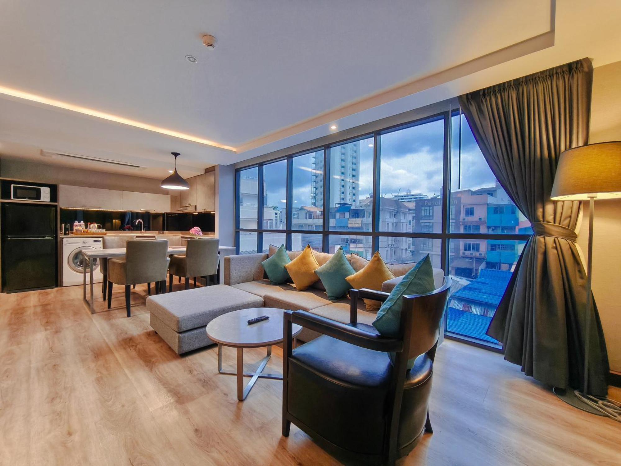 Citrus Suites Sukhumvit 6 By Compass Hospitality Bangkok Exterior foto